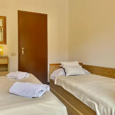 2 Locali A 600 Mt Dal Mare - Free Parking شقة كيريالي